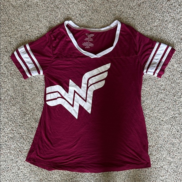 None Tops - Wonder Woman Maroon V-Neck T-Shirt